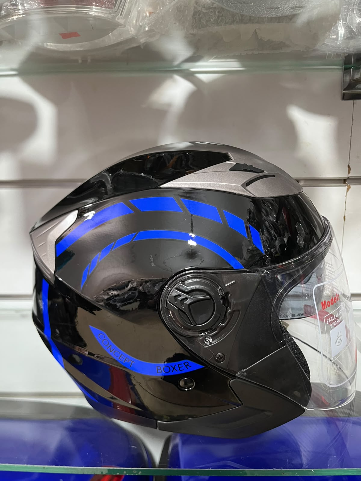 casque pista noir et bleu
