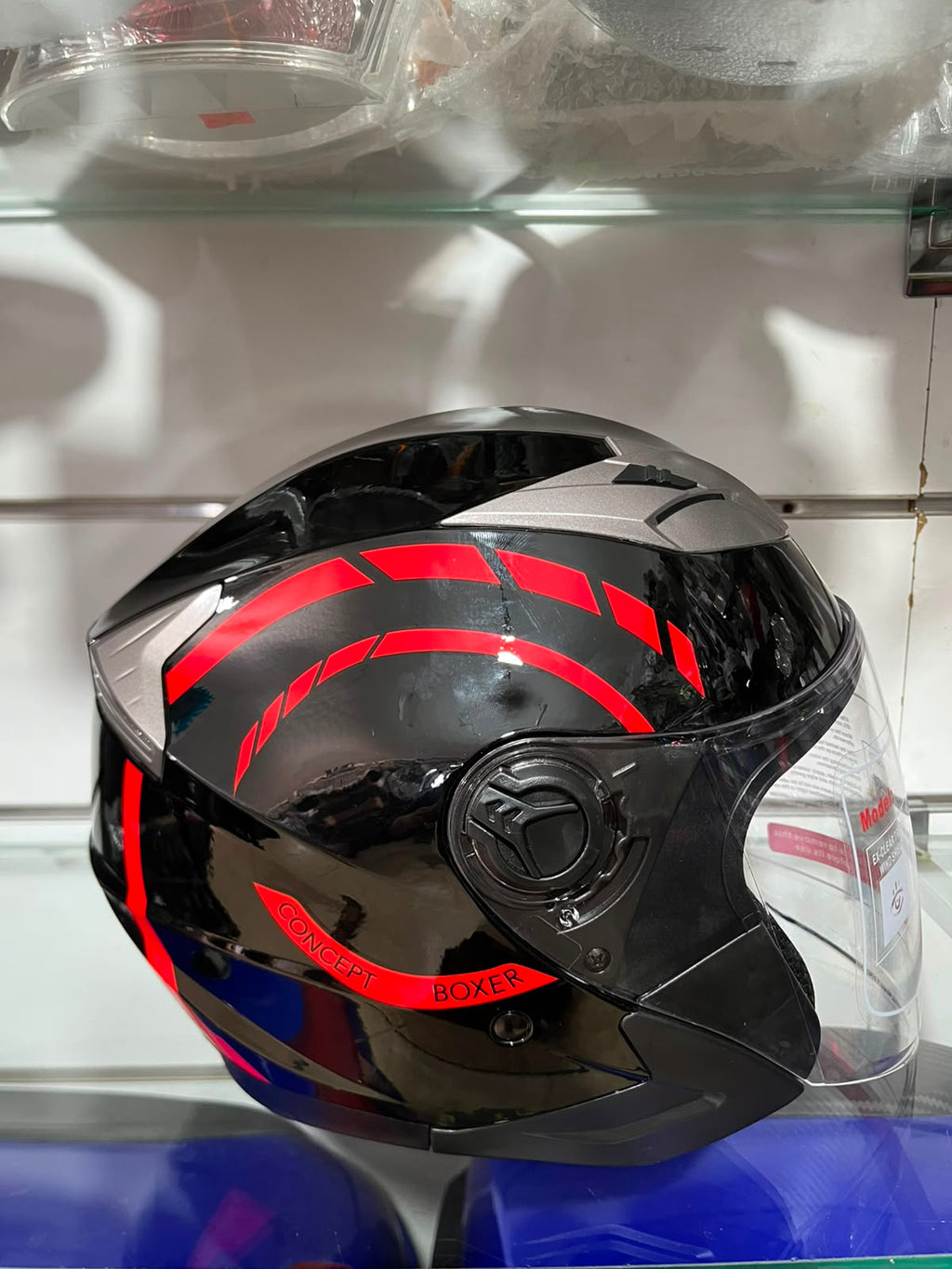 casque pista noir et rouge
